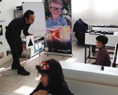 Engelsiz Yaşama Derneği - Emel Tarman Görme Engelliler Okulu'nda "Az Görenler"e yönelik "Günışığı" Eğitimlerini verdi (2018)
