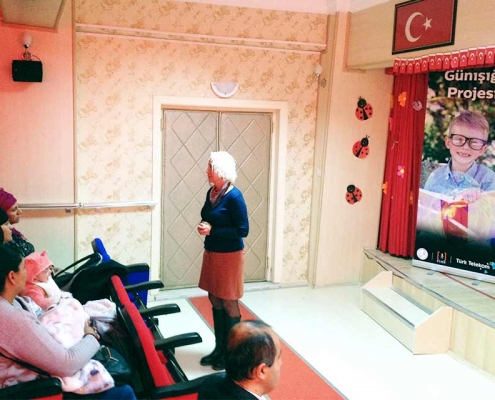 Engelsiz Yaşama Derneği - Emel Tarman Görme Engelliler Okulu'nda "Az Görenler"e yönelik "Günışığı" Eğitimlerini verdi (2018)