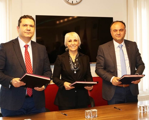 Eskişehir İl Sağlık Müdürlüğü, İl Milli Eğitim Müdürlüğü ve Engelsiz Yaşama Derneği (EyDer) arasında, Az Görenler'e dair işbirliği protokolü imzalandı - 2019
